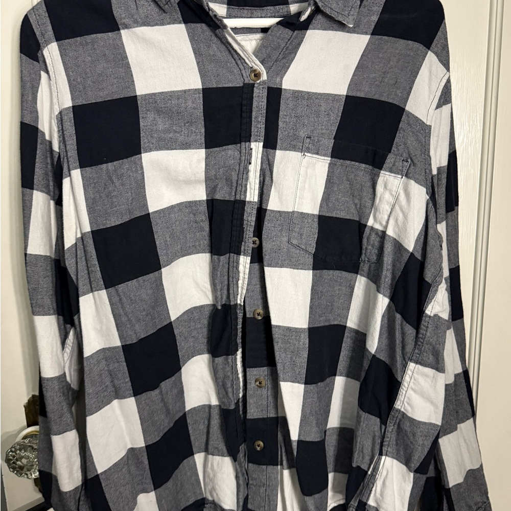 SO Women’s Black and White Plaid Shirt